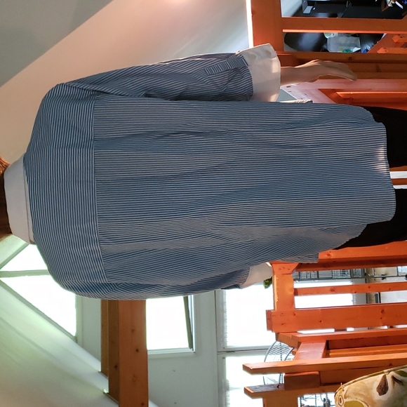 Womans Liz Claiborne striped button down shirt - Picture 3 of 6